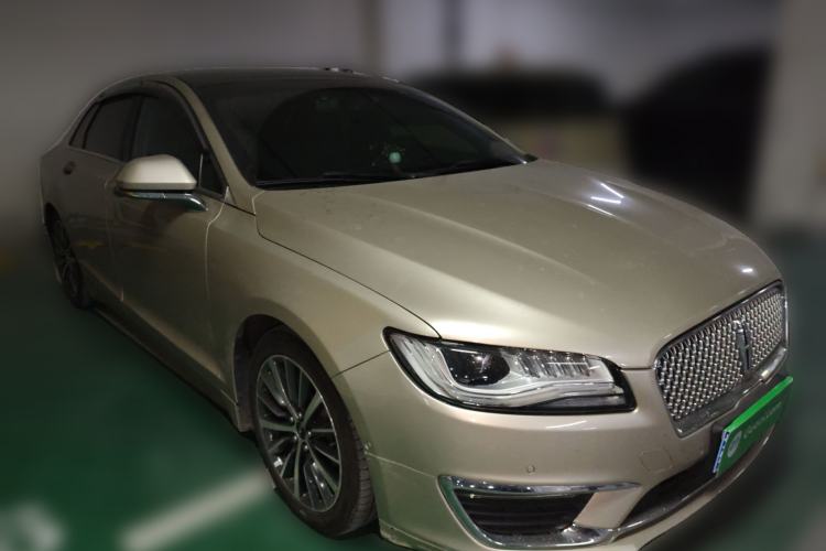 Used Lincoln MKZ 2017 2.0T Luxury Edition Front Right 45 Deg