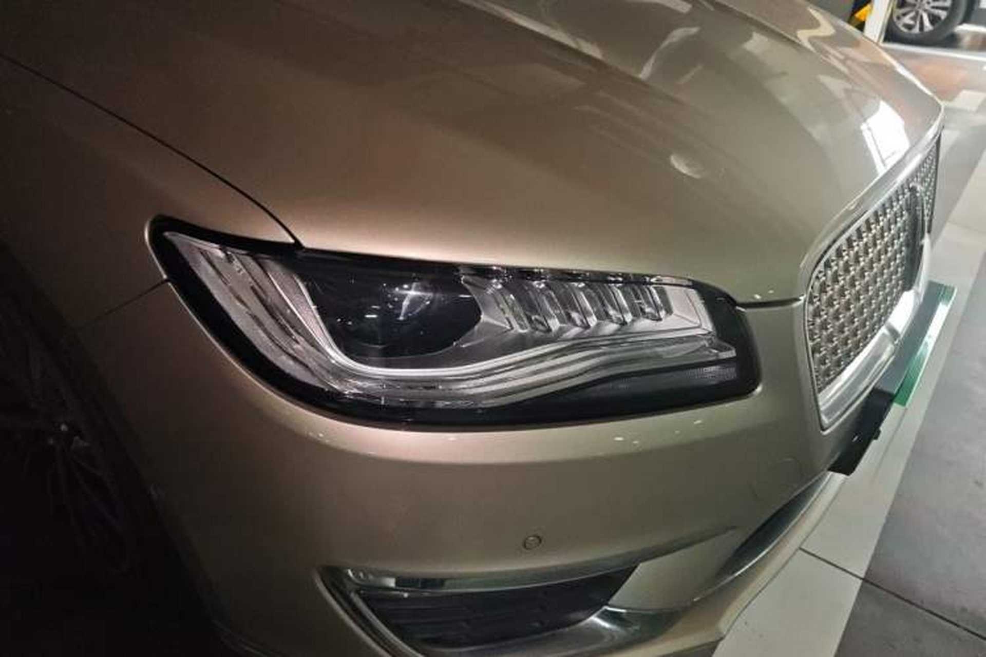 Used Lincoln MKZ 2017 2.0T Luxury Edition Right Front Headlight