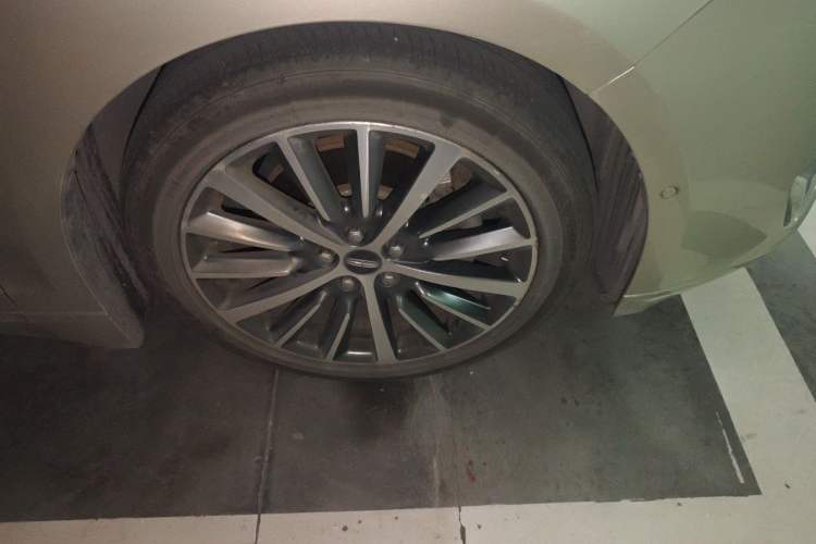 Used Lincoln MKZ 2017 2.0T Luxury Edition Right Front Wheel Hub