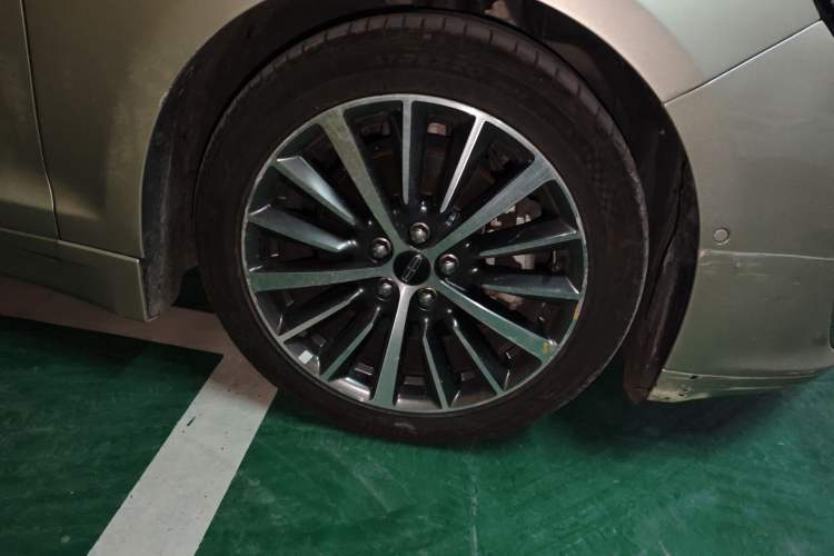Used Lincoln MKZ 2017 2.0T Luxury Edition Right Front Wheel Hub
