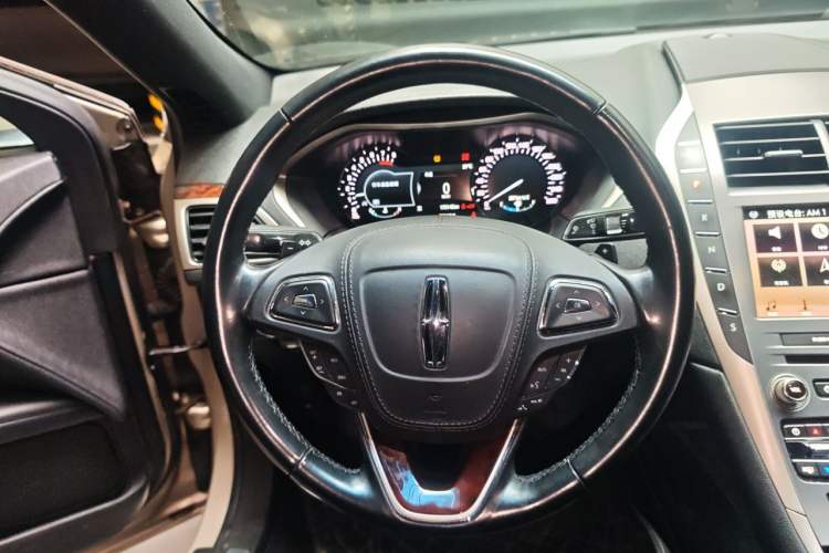 Used Lincoln MKZ 2017 2.0T Luxury Edition Steering Wheel