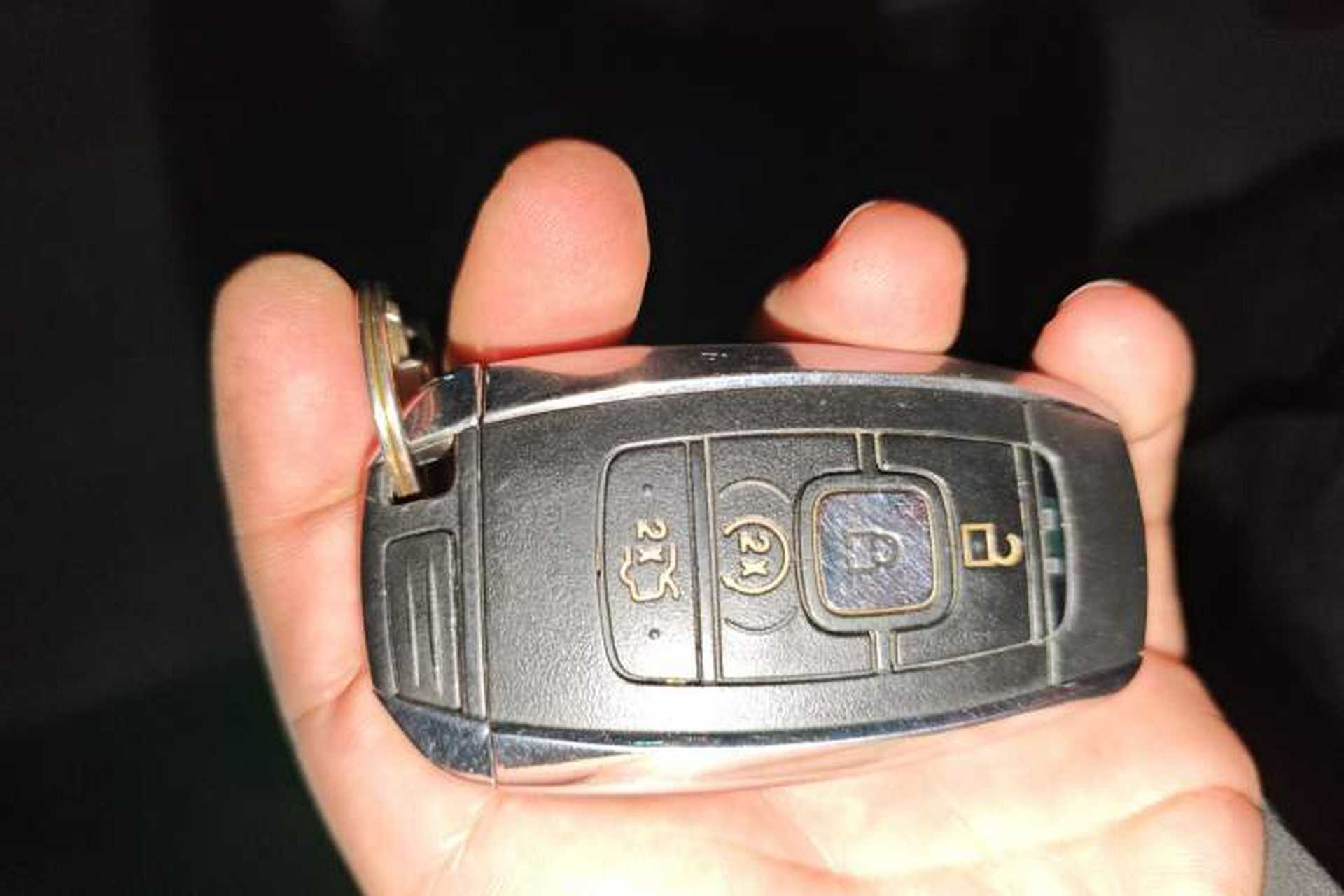 Used Lincoln MKZ 2017 2.0T Luxury Edition Vehicle Key