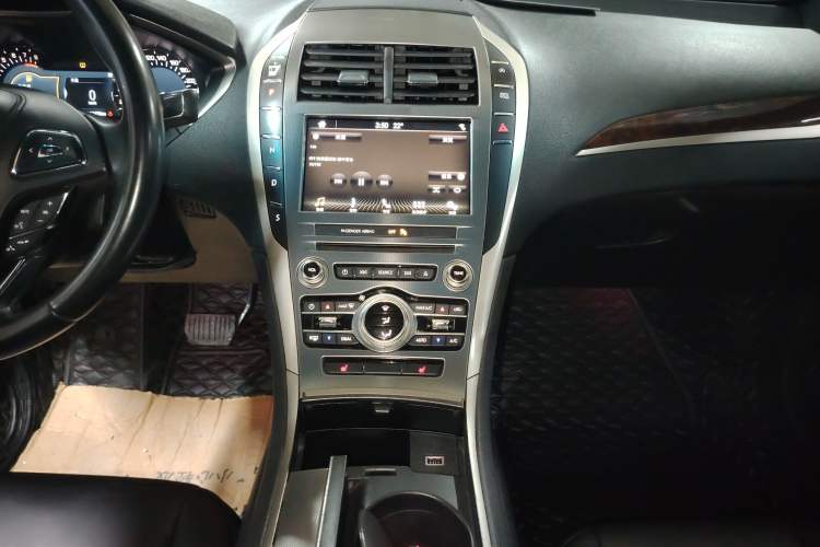 Used Lincoln MKZ 2017 2.0T Luxury Edition Audio And AC Panel