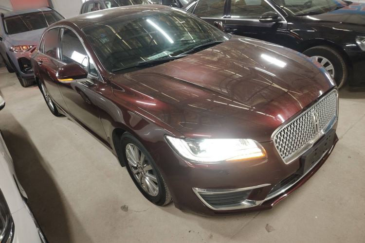 Used Lincoln MKZ 2017 2.0T Luxury Edition Front Right 45 Deg