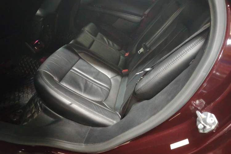 Used Lincoln MKZ 2017 2.0T Luxury Edition Left Rear Seat