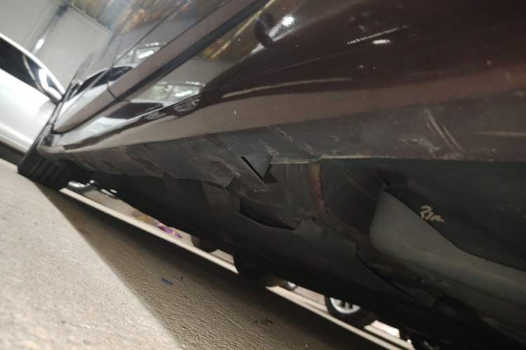 Used Lincoln MKZ 2017 2.0T Luxury Edition Left Side Sill