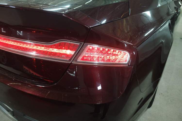 Used Lincoln MKZ 2017 2.0T Luxury Edition Right Rear Taillight