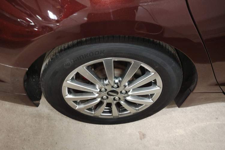Used Lincoln MKZ 2017 2.0T Luxury Edition Right Rear Wheel Hub