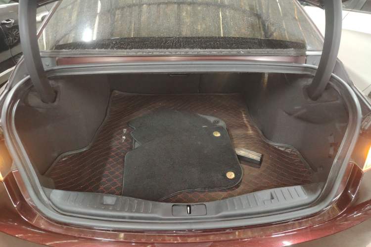 Used Lincoln MKZ 2017 2.0T Luxury Edition Trunk