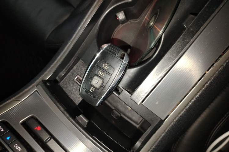 Used Lincoln MKZ 2017 2.0T Luxury Edition Vehicle Key