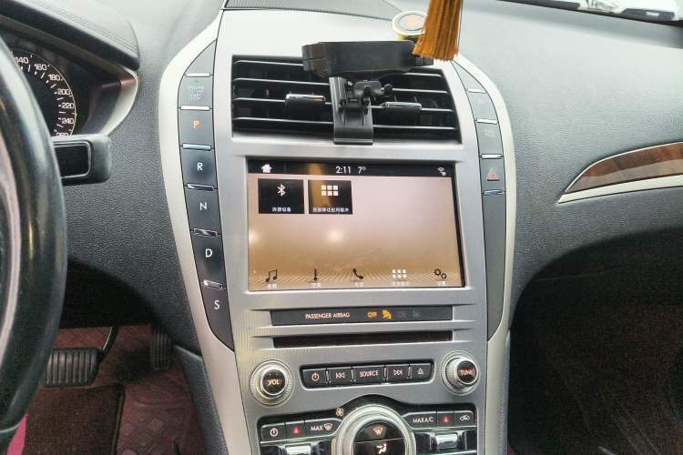 Used Lincoln MKZ 2017 2.0T Luxury Edition Audio And AC Panel