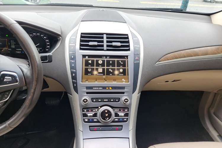 Used Lincoln MKZ 2017 2.0T Luxury Edition Audio And AC Panel