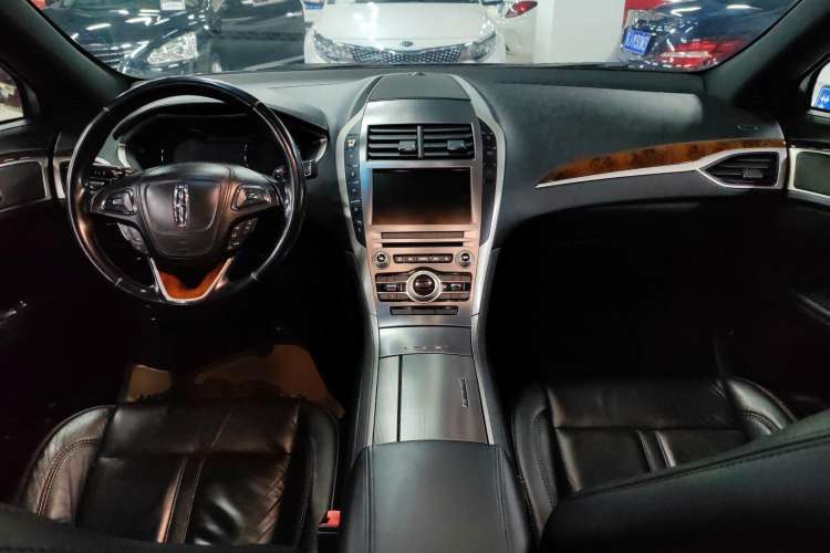 Used Lincoln MKZ 2017 2.0T Luxury Edition Center Console