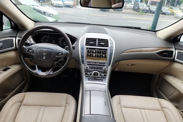 Used Lincoln MKZ 2017 2.0T Luxury Edition Center Console