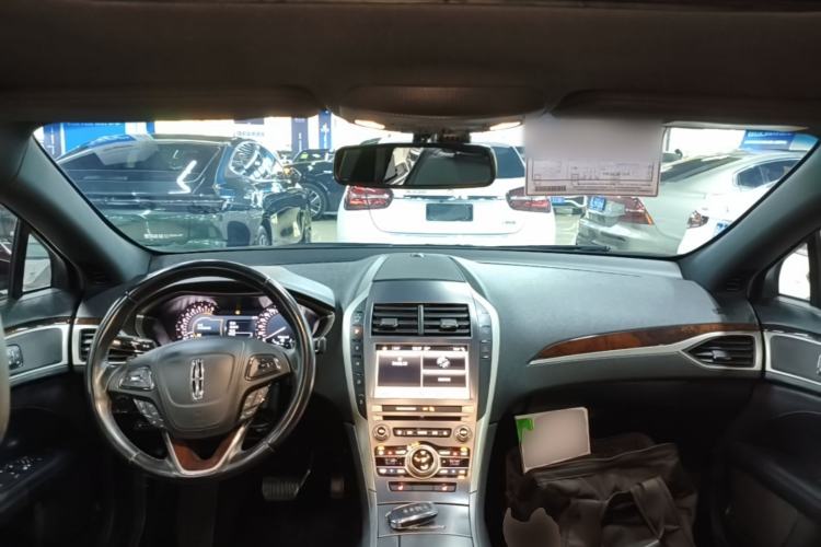 Used Lincoln MKZ 2017 2.0T Luxury Edition Center Console