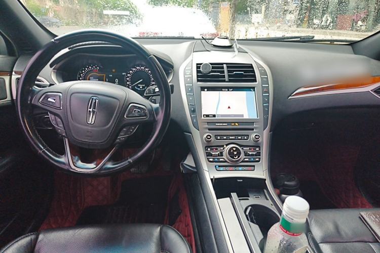 Used Lincoln MKZ 2017 2.0T Luxury Edition Center Console