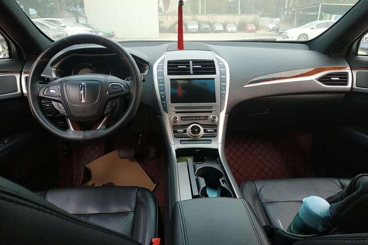 Used Lincoln MKZ 2017 2.0T Luxury Edition Center Console