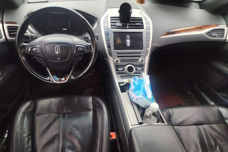 Used Lincoln MKZ 2017 2.0T Luxury Edition Center Console