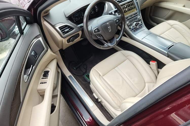 Used Lincoln MKZ 2017 2.0T Luxury Edition Driver Seat