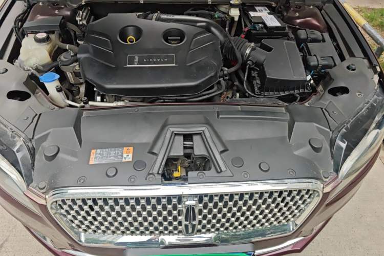 Used Lincoln MKZ 2017 2.0T Luxury Edition Engine Bay