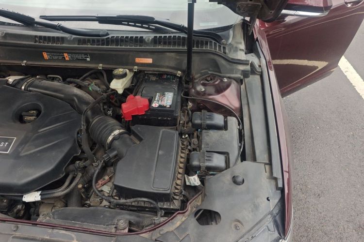 Used Lincoln MKZ 2017 2.0T Luxury Edition Engine Bay Left