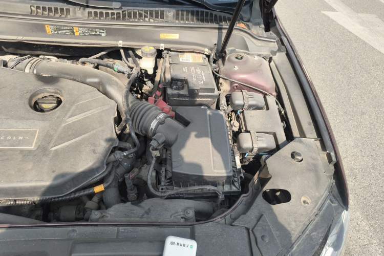 Used Lincoln MKZ 2017 2.0T Luxury Edition Engine Bay Left