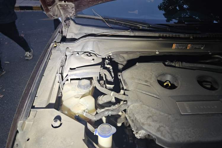 Used Lincoln MKZ 2017 2.0T Luxury Edition Engine Bay Right