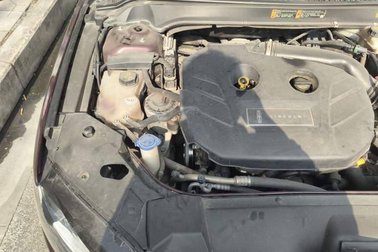 Used Lincoln MKZ 2017 2.0T Luxury Edition Engine Bay Right