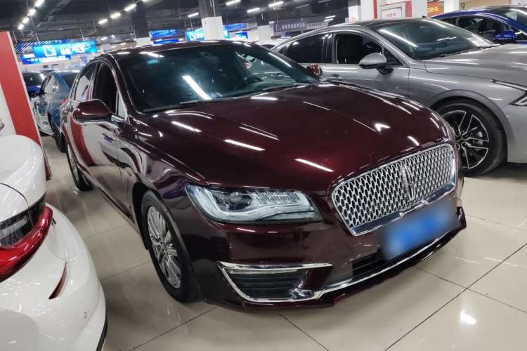Used Lincoln MKZ 2017 2.0T Luxury Edition Front Right 45 Deg