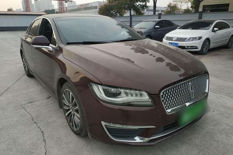 Used Lincoln MKZ 2017 2.0T Luxury Edition Front Right 45 Deg