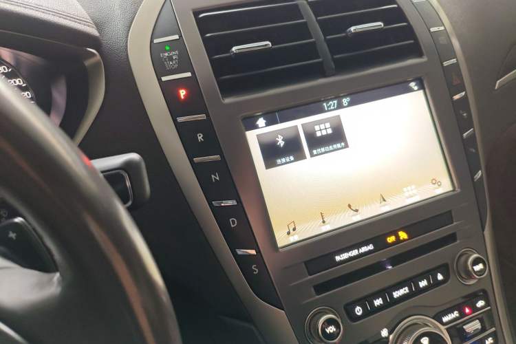 Used Lincoln MKZ 2017 2.0T Luxury Edition Gear Lever
