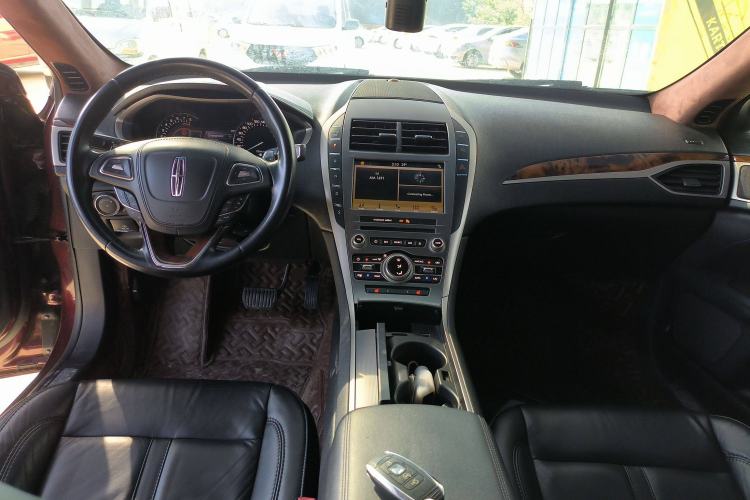 Used Lincoln MKZ 2017 2.0T Luxury Edition Interior 2