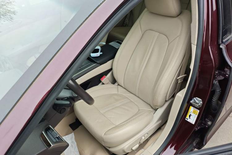 Used Lincoln MKZ 2017 2.0T Luxury Edition Left Front Seat