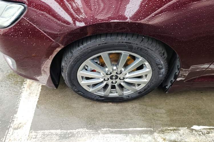Used Lincoln MKZ 2017 2.0T Luxury Edition Left Front Wheel Hub