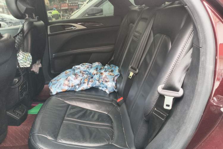 Used Lincoln MKZ 2017 2.0T Luxury Edition Left Rear Seat