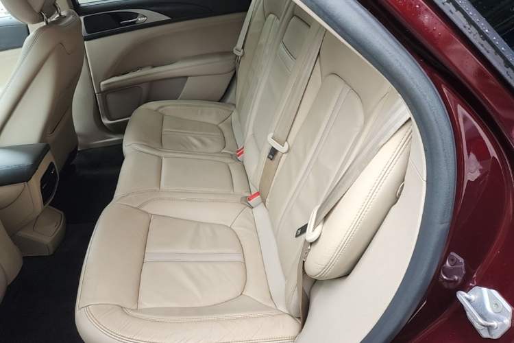 Used Lincoln MKZ 2017 2.0T Luxury Edition Left Rear Seat