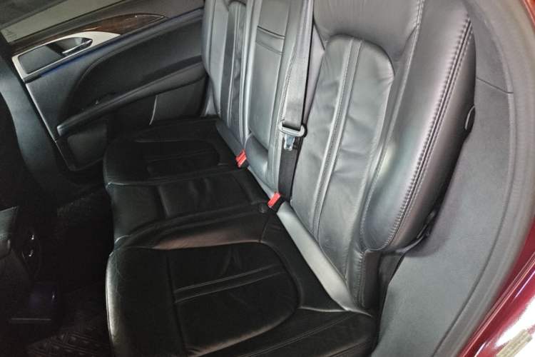 Used Lincoln MKZ 2017 2.0T Luxury Edition Left Rear Seat