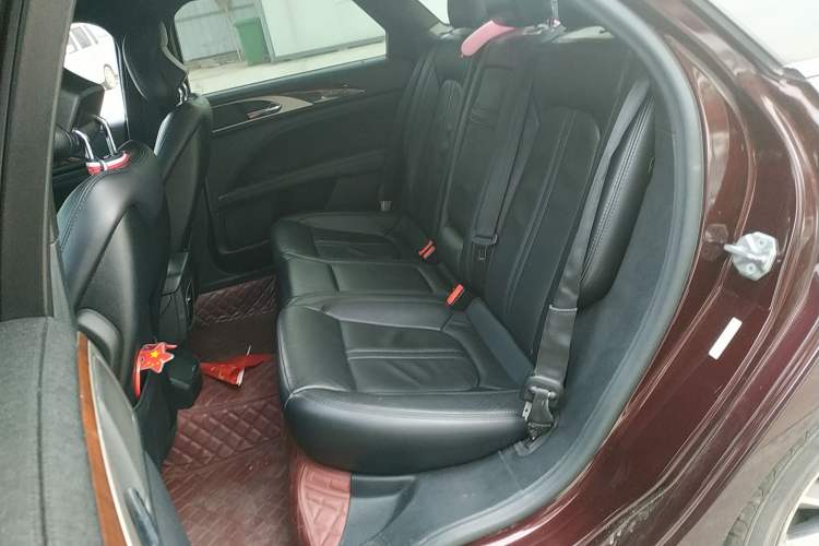 Used Lincoln MKZ 2017 2.0T Luxury Edition Left Rear Seat