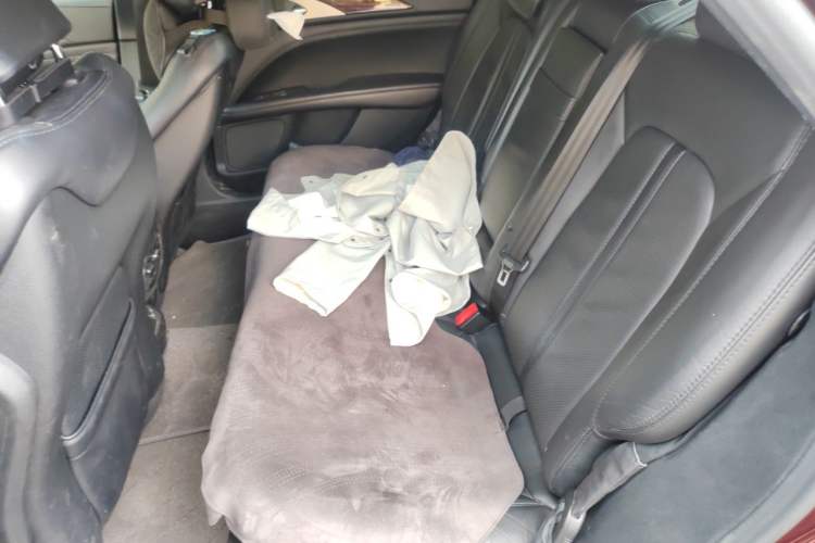 Used Lincoln MKZ 2017 2.0T Luxury Edition Left Rear Seat