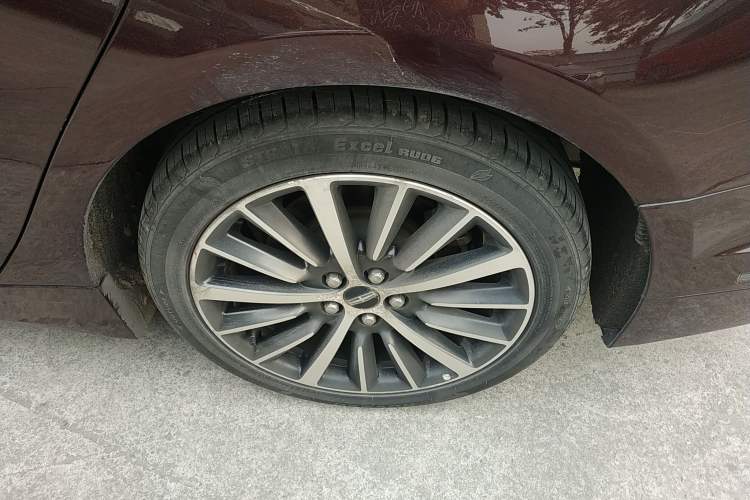 Used Lincoln MKZ 2017 2.0T Luxury Edition Left Rear Wheel Hub