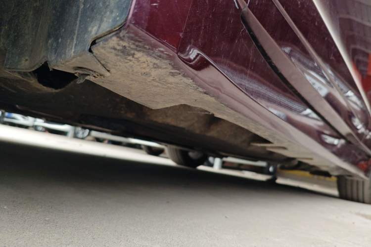 Used Lincoln MKZ 2017 2.0T Luxury Edition Left Side Sill