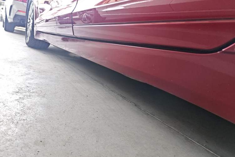 Used Lincoln MKZ 2017 2.0T Luxury Edition Left Side Sill