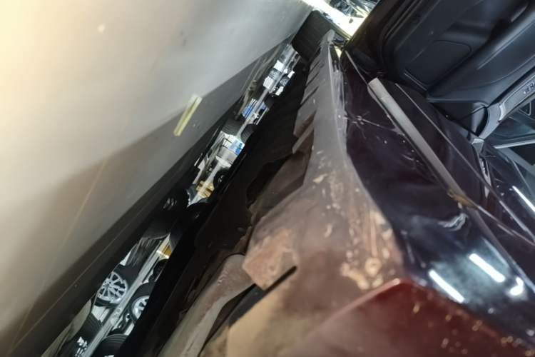 Used Lincoln MKZ 2017 2.0T Luxury Edition Left Side Sill