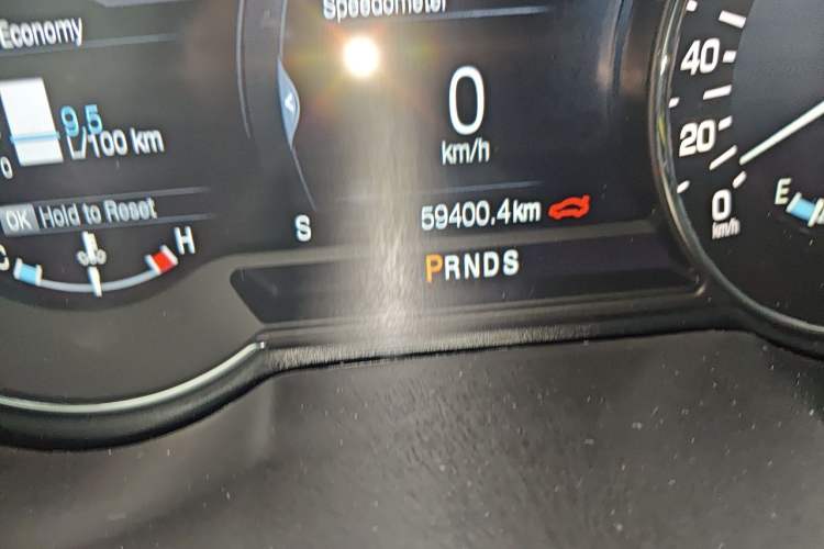 Used Lincoln MKZ 2017 2.0T Luxury Edition Odometer Close Up