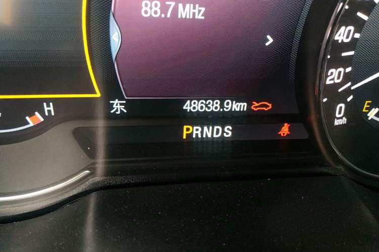 Used Lincoln MKZ 2017 2.0T Luxury Edition Odometer Close Up
