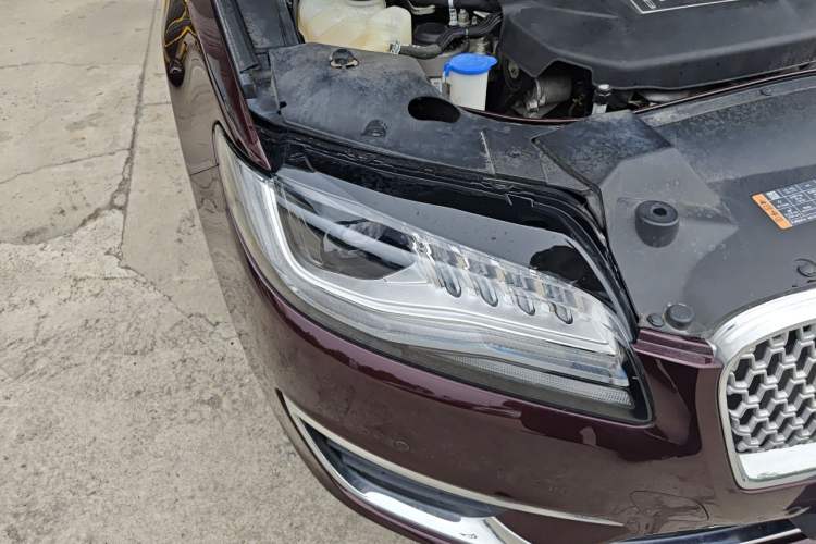 Used Lincoln MKZ 2017 2.0T Luxury Edition Right Front Headlight