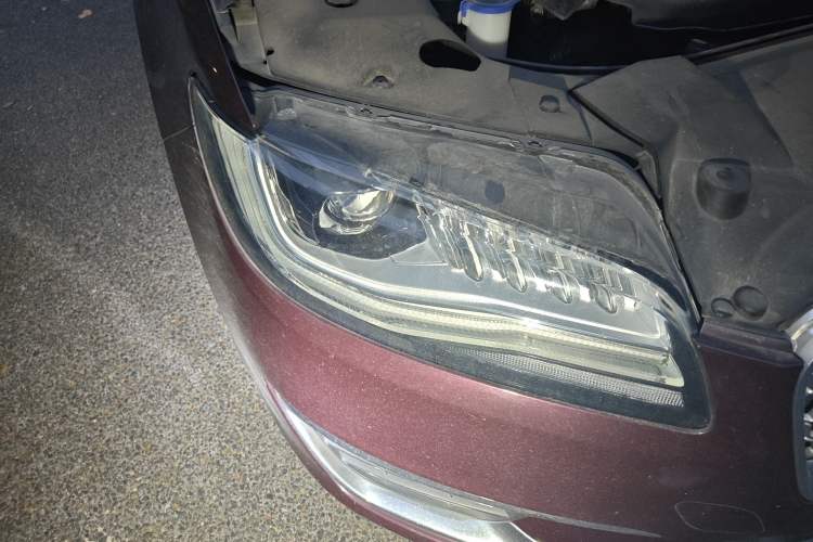 Used Lincoln MKZ 2017 2.0T Luxury Edition Right Front Headlight