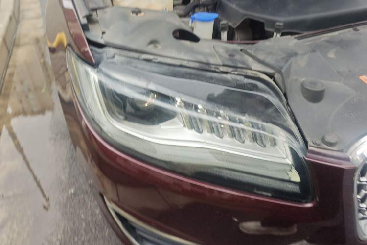 Used Lincoln MKZ 2017 2.0T Luxury Edition Right Front Headlight