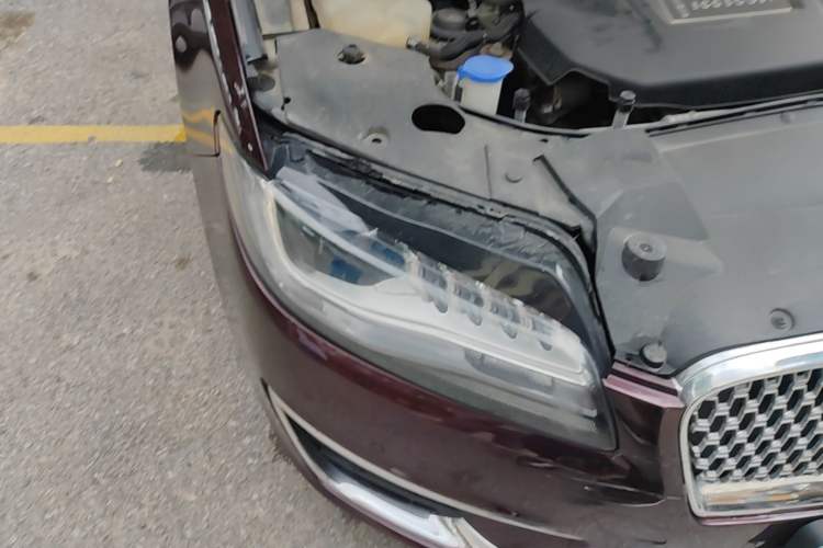 Used Lincoln MKZ 2017 2.0T Luxury Edition Right Front Headlight