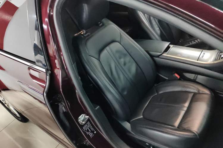 Used Lincoln MKZ 2017 2.0T Luxury Edition Right Front Seat